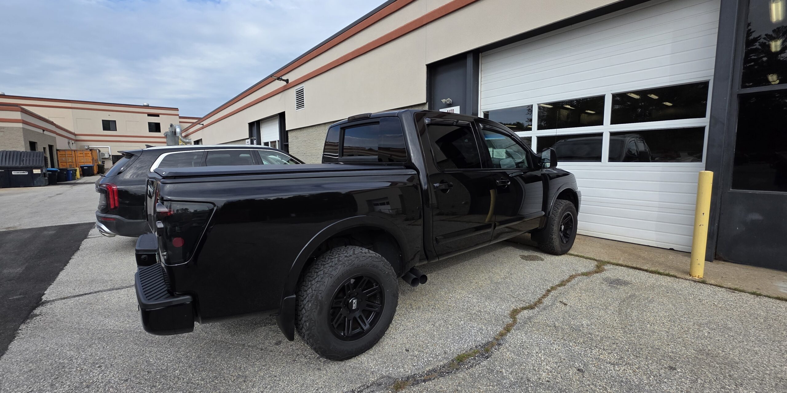 53769 – Scott Herdling A black truck gleaming with a very clean look